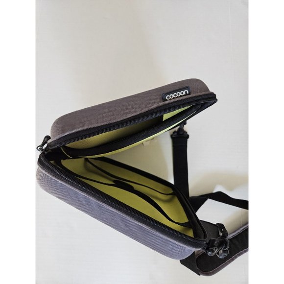 Cocoon 11" Netbook Case Includes Grid-IT!® Accessory Organizer (High-Rise) Gray - Picture 2 of 6